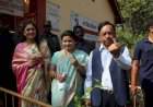नाम.नारायण राणे यांनी कुटुंबीयांसोबत बजावला मतदानाचा हक्क.