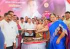 कणकवली येथील ओम गणेश निवासस्थानी आमदार नितेश राणे यांचा वाढदिवस मोठ्या उत्साहात साजरा.  हजारो कार्यकर्त्यांची उपस्थिती; विविध क्षेत्रातील मान्यवरांनी दिल्या शुभेच्छा.