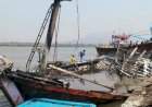 अलिबाग येथे मच्छीमार बोटीला आग