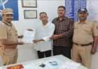सिंधुदुर्ग जिल्हा पोलिसांतर्फे गुरुनाथ डांगी, इसाक खेडेकर यांचा सन्मान