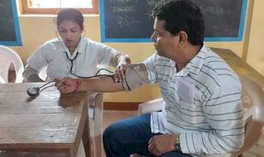 पळसंब येथील आरोग्य शिबिराला उत्स्फूर्त प्रतिसाद.