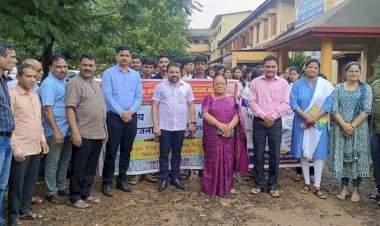 १८ वर्षे पूर्ण झालेल्या युवक-युवतींनी मतदार नोंदणी करून मतदानाचा हक्क बजावावा : जगदीश कातकर.  कणकवली कॉलेज मध्ये नव-मतदार नोंदणी अभियान संपन्न.