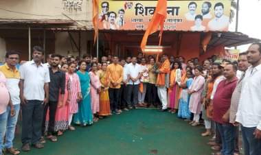 मालवण दांडी येथील भाजपच्या तीन माजी नगरसेवकांचा शिवसेनेत प्रवेश.  आ. वैभव नाईक, युवानेते संदेश पारकर यांनी शिवबंधन बांधून प्रवेशकर्त्यांचे केले स्वागत.