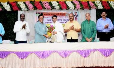 आपली मेहनत कर्तव्य आपल्याला पुढे घेवून जातात : आम.ज्ञानेश्वर म्हात्रे.  वेंगुर्ला येथे विद्यार्थी गुणगौरव व मुख्याध्यापक सन्मान सोहळा संपन्न.