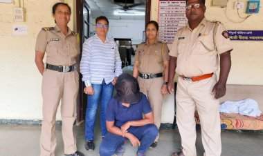 वेंगुर्ला येथे अवैध गांजा विक्री करणाऱ्या महिलेला अटक; २० हजार रुपये किमतीचा गांजा जप्त.  वेंगुर्ला पोलिसांची धडक कारवाई.