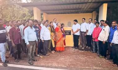 पाट गावात आ.वैभव नाईक यांच्या माध्यमातून उभारलेल्या एसटी पिकअप शेडचे लोकार्पण.  शिवसेना पदाधिकारी, कार्यकर्ते व पाट ग्रामस्थांकडून समाधान व्यक्त.