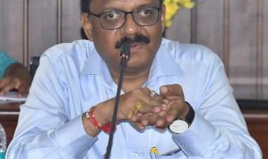 जिल्हा विकास आराखडा बनविताना शाश्वत विकासावर भर द्यावा : जिल्हाधिकारी किशोर तावडे.