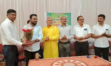 राकेश परब यांना 'विद्यार्थी मित्र' पुरस्काराने सन्मानित.