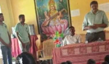 आवळेगाव येथे कृषी महाविद्यालय किर्लोसच्या कृषीदुतांचे कुक्कुटपालन व्यवसाय व्यवस्थापन प्रशिक्षण.