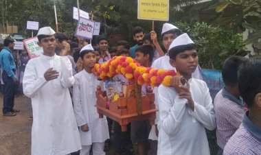 परुळे वाचनालयाच्या वतीने वाचन प्रेरणा दिनानिमित्त ग्रंथदिंडी.