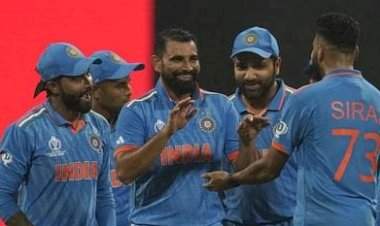 टीम इंडिया ची श्रीलंकेवर ३०२ धावांनी मात.   वर्ल्ड कप सेमी फायनल मध्ये आपलं स्थान सुनिश्चित करणारा भारत हा पहिला संघ.