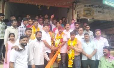 कुडाळ मालवण विधानसभा मतदारसंघातील ६ पैकी ३  ग्रामपंचायतीवर शिवसेनेचा भगवा.  विजयी सरपंच व सदस्यांचे  आमदार वैभव नाईक यांनी केले अभिनंदन.