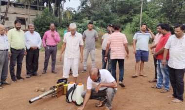 बॅ.नाथ पै नगर येथे डासप्रतिबंधक फवारणीचा शुभारंभ.