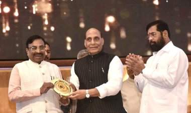 मुख्यमंत्री आणि केंद्रीय संरक्षण मंत्री यांच्या हस्ते द सीएसआर जर्नल एक्सलन्स अवॉर्ड २०२३ चे वितरण.  कॉर्पोरेट क्षेत्राने स्वयंप्रेरणेने देशाच्या उन्नतीसाठी योगदान द्यावे : केंद्रीय संरक्षण मंत्री राजनाथ सिंह.