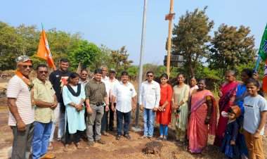 परुळे येथील तराळी धनगरवाडी नळ पाणी योजना व स्ट्रीट लाईटचे माजी सभापती निलेश सामंत यांच्या हस्ते उद्घाटन.