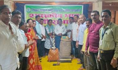 कणकवली तालुका खरेदी विक्री संघाकडून भात खरेदीचा शुभारंभ.