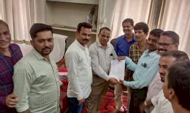 ग्रामपंचायत कर्मचारी संघटनेचे काम बंद आंदोलन सुरू; गटविकास अधिकारी पंचायत समिती यांना दिले निवेदन.