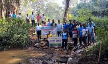 खर्डेकर महाविद्यालयाच्या स्वयंसेवकांनी दोन दिवसात बांधले दोन वनराई बंधारे.