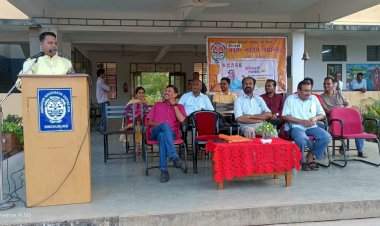 जिल्ह्यातील प्रत्येक गावातून शासकीय अधिकारी निर्माण व्हावेत : सत्यवान रेडकर.  सांगेली नवोदय विद्यालय येथे स्पर्धा परीक्षा व्याख्यानमाला संपन्न.