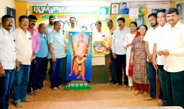 स्वामी विवेकानंद यांच्या जयंतीदिनी पालकमंत्री रविंद्र चव्हाण यांची वेंगुर्ल्याला अनोखी भेट : प्रसंन्ना उर्फ बाळु देसाई.  स्वामी विवेकानंद यांच्या वेंगुर्ला भेटीच्या आठवणी जपणार.