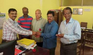 मानसीश्‍वर पर्यटन सेवा सह. संस्‍था उभादांडा अध्‍यक्षपदी सुशील चमणकर तर सचिवपदी गणपत केळूसकर.