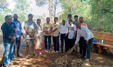 माऊली मित्र मंडळ कणकवली आणि जुना भाजी मार्केट व्यापारी मित्र मित्रमंडळाच्या वतीने ओसरगाव तलाव परिसराची स्वच्छता.