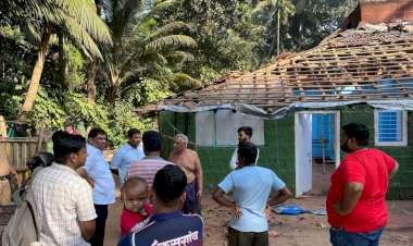 देवबाग येथील रामचंद्र मधुसूदन सामंत यांच्या घराचे आगीमुळे नुकसान; आमदार वैभव नाईक यांनी केली पाहणी.