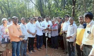 माड्याचीवाडी रायवाडी ब्राम्हण मंदिर येथील पुलाच्या कामाचे आ.वैभव नाईक यांच्या हस्ते झाले भूमिपूजन.