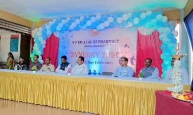सावंतवाडी येथील व्हि. पी. कॉलेज ऑफ फार्मसी माडखोल चे वार्षिक स्नेहसंमेलन उत्साहात साजरे.