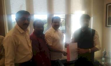 कोकणातील जल पर्यटन व्यावसायिकांच्या समस्या सोडविणेसाठी राज्य सरकार कटिबद्ध : बंदर मंत्री संजय बनसोडे.