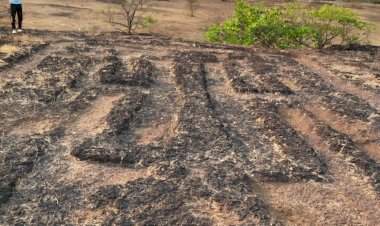 कणकवली तालुक्यातील नांदगाव आणि तोंडावली गावांच्या सीमेवर सापडली दोन कातळचित्रे.