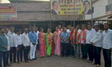 वैभववाडी ठाकरे सेनेच्या माजी शहर प्रमुखांनी कार्यकर्त्यांसह केला भाजप पक्ष प्रवेश.