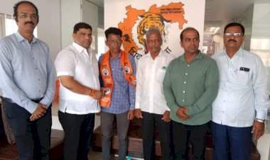 मनसेचे कसाल विभाग प्रमुख प्रमोद परब यांचा आ.वैभव नाईक यांच्या उपस्थितीत शिवसेनेत प्रवेश.