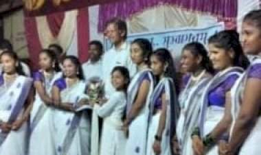 अपरान्त साहित्य कला प्रबोधिनी व भारतीय बौद्ध महासभा वेंगुर्ला च्या वतीने आयोजित भीम गीतांच्या समूह गायन स्पर्धेत आसोली प्रज्ञासूर्य संघ प्रथम.