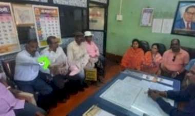 इंटरनॅशनल ह्यूमन राईट्स अंबेसिडर ऑर्गनायझेशन संघटनेने देवगड आगार व्यवस्थापकांची घेतली भेट.  एसटी आगाराच्या डागडुजी कामाबाबत निर्माण केला प्रश्नचिन्ह.