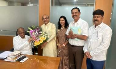 राष्ट्रवादी काँग्रेस पार्टीच्या वर्धापनदिनी सिंधुदुर्गातील पदाधिकाऱ्यांनी घेतली शरद पवार यांची सदिच्छा भेट.