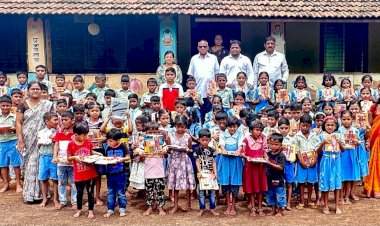 वैभववाडी येथे संतांजी रावराणे यांच्या माध्यमातून विद्यार्थ्यांना शैक्षणिक साहित्याचे वाटप.
