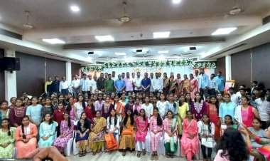 स्पर्धात्मक युगात करिअरसाठी योग्य आणि आवडीचे क्षेत्र निवडा : आमदार वैभव नाईक.  आ.वैभव नाईक व युवासेना कुडाळच्या वतीने कुडाळ तालुक्यातील २२५ गणवंत विद्यार्थ्यांचा गुणगौरव सोहळा उत्साहात संपन्न.