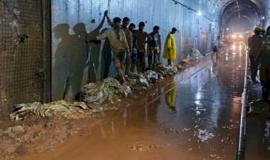 कोकण रेल्वेची वाहतूक तब्बल १६ तासानंतर पुर्ववत सुरू.