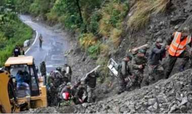 केदारनाथमध्ये दरड कोसळली.   ३ भाविकांचा मृत्यू; अनेकजण जखमी.