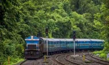 गणेशोत्सवासाठी पश्चिम रेल्वेकडून कोकण रेल्वे मार्गावर ६ विशेष रेल्वे गाड्या सोडण्याचा निर्णय; उद्यापासून आरक्षणास होणार सुरुवात.