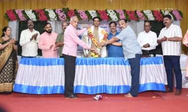 मुलांनी कौशल्य विकासाभिमुख शिक्षणाकडे वळावे : आमदार ॲड.निरंजन डावखरे.  भाजपा वेंगुर्ला आणि कोकण कला व शिक्षण विकास संस्थेच्या वतीने गुणवंत विद्यार्थी आणि मुख्याध्यापक सन्मान सोहळा संपन्न.