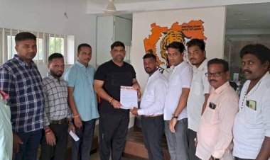 खारेपाटण युवासेना विभागप्रमुख पदी निखिल गुरव यांची नियुक्ती.  आमदार वैभव नाईक यांच्या हस्ते देण्यात आले नियुक्ती पत्र.