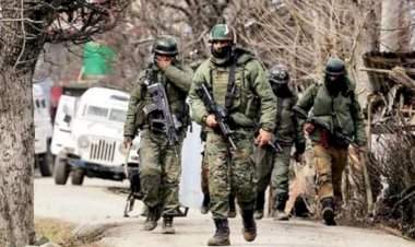 जम्मू काश्मीरमध्ये चकमकीत ३ दहशतवाद्यांचा खात्मा.