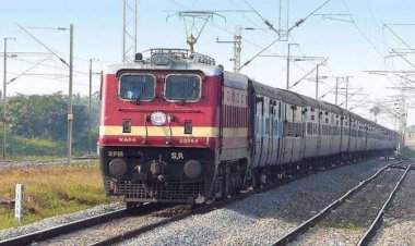 कोकणात गणेशोत्सवासाठी गेलेल्या चाकरमान्यांसाठी मध्य रेल्वे सोडणार विशेष ट्रेन.