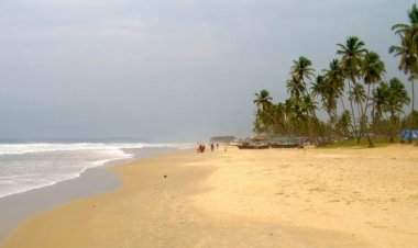 जुहू बीच येथे २१ सप्टेंबर रोजी समुद्रकिनारा स्वच्छता मोहीम.