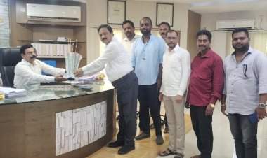 सिंधुदुर्ग जिल्ह्याचे नूतन जिल्हाधिकारी अनिल पाटील यांची माजी आमदार परशुराम उपरकर यांनी घेतली भेट.