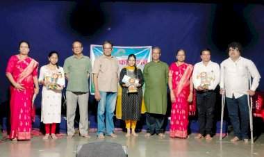 भावगीत गायन स्पर्धेत अमृता पेडणेकर प्रथम