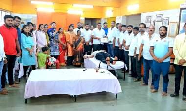 बाळासाहेब ठाकरे यांच्या जयंतीनिमित्त मालवण शिवसेनेच्या रक्तदान शिबीराला उत्स्फ़ुर्त प्रतिसाद