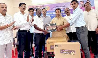 आमदार निरंजन डावखरे यांच्या स्थानिक विकास निधीतून जिल्ह्यातील ३५ शाळांना संगणक वाटप